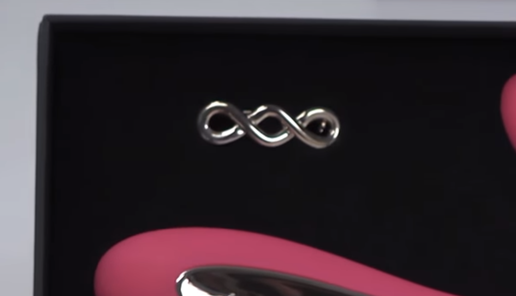The brooch included in the box